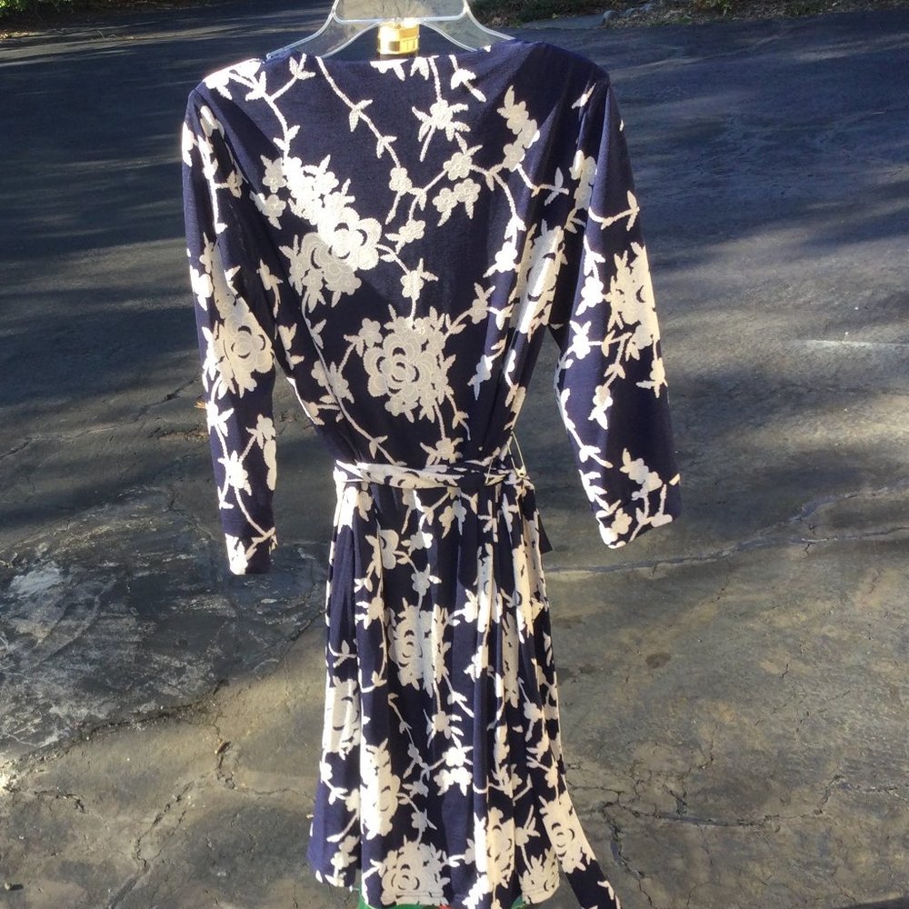 Grapeni White Floral on Blue Wrap Midi Dress